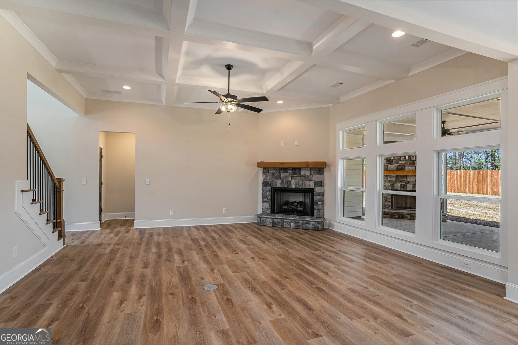 101 Bonnie Lynn Ln — photo 3 of 60