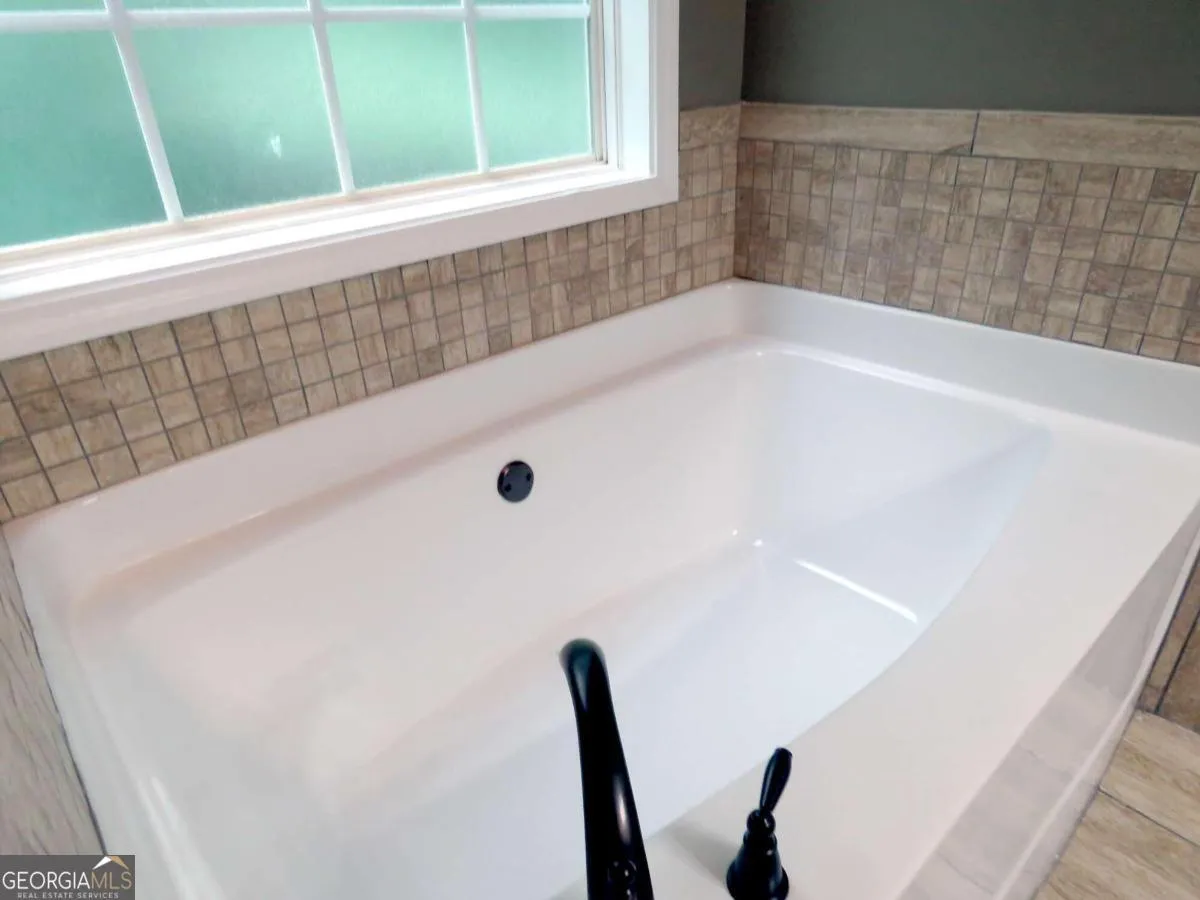 1269 Heritage Dr — photo 34 of 93