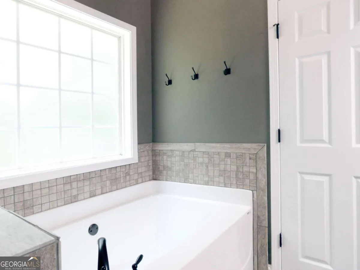1269 Heritage Dr — photo 29 of 93