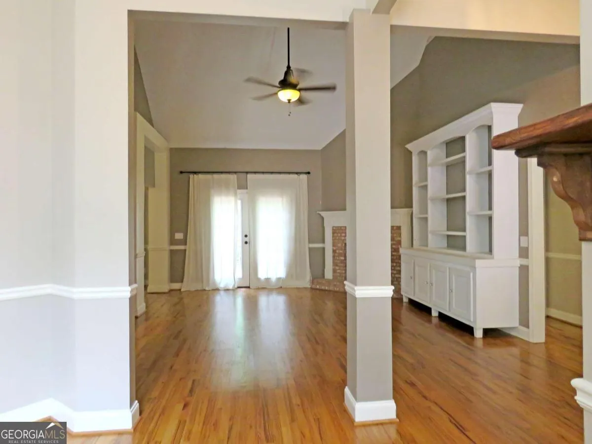 1269 Heritage Dr — photo 3 of 93