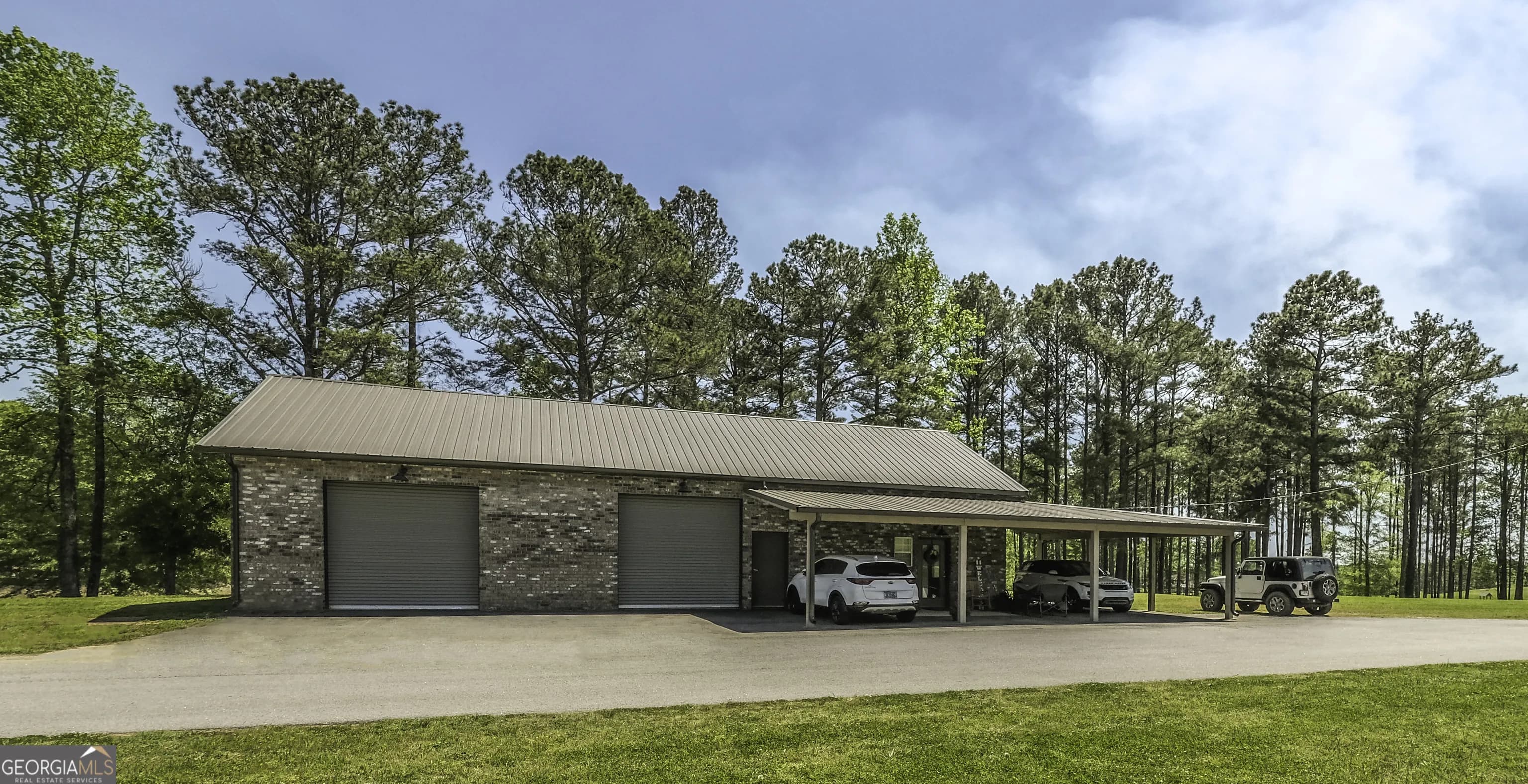 1600 Happy Hollow Rd — photo 7 of 48