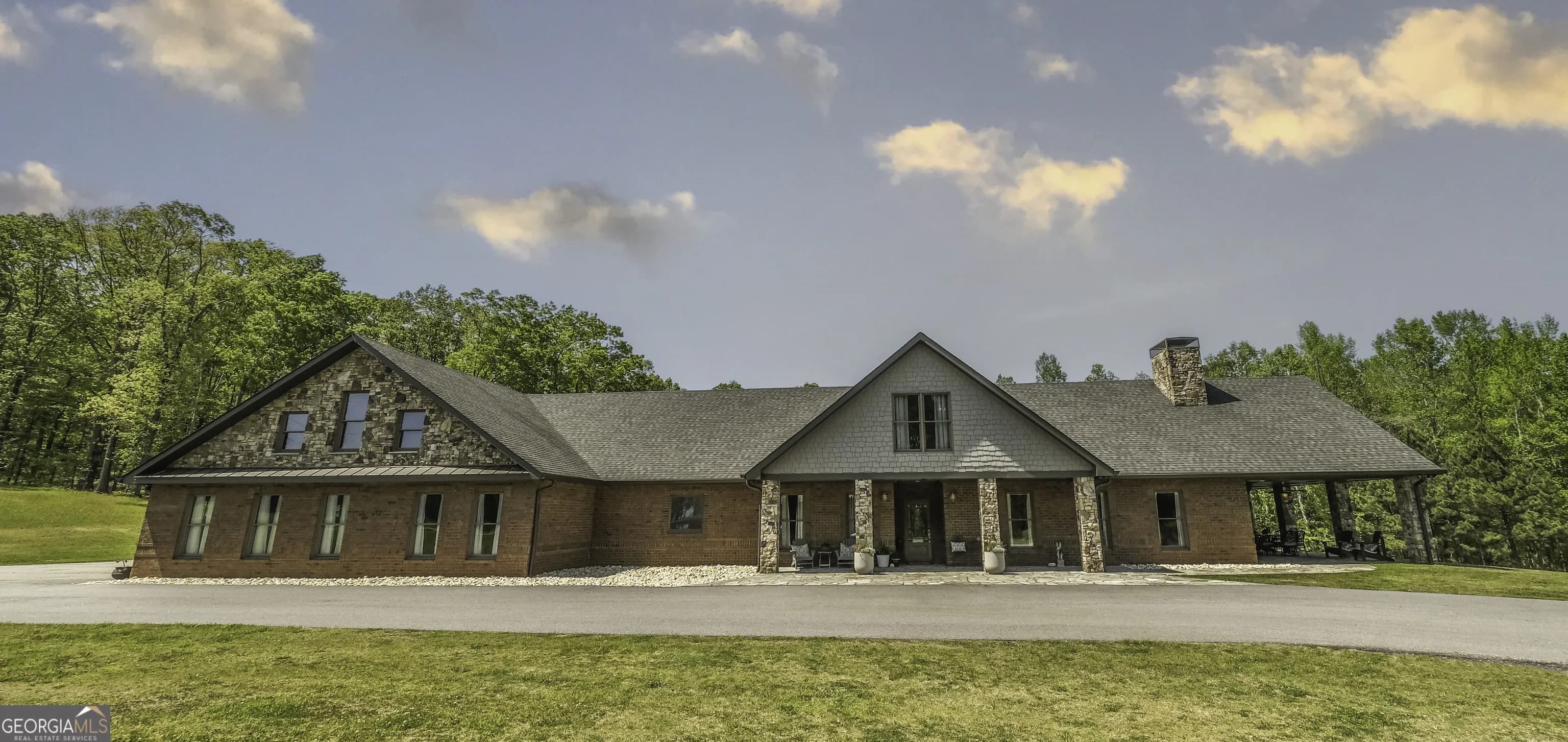 1600 Happy Hollow Rd — photo 45 of 48
