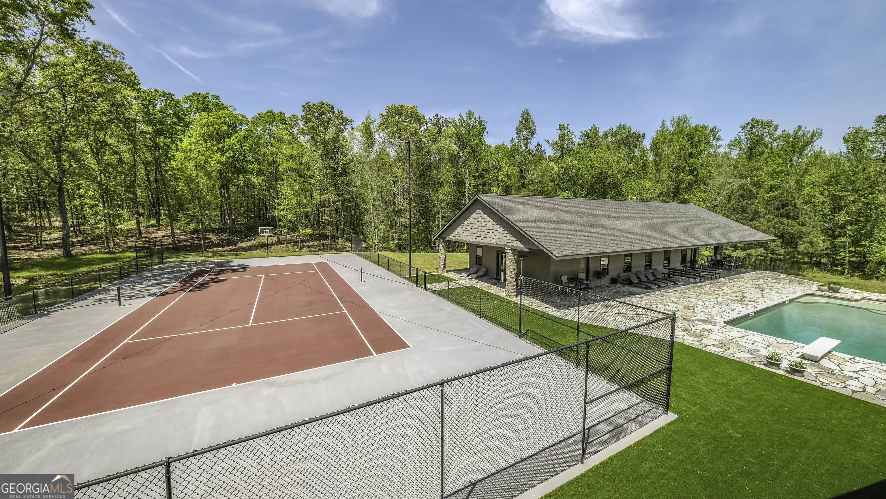 1600 Happy Hollow Rd — photo 42 of 48