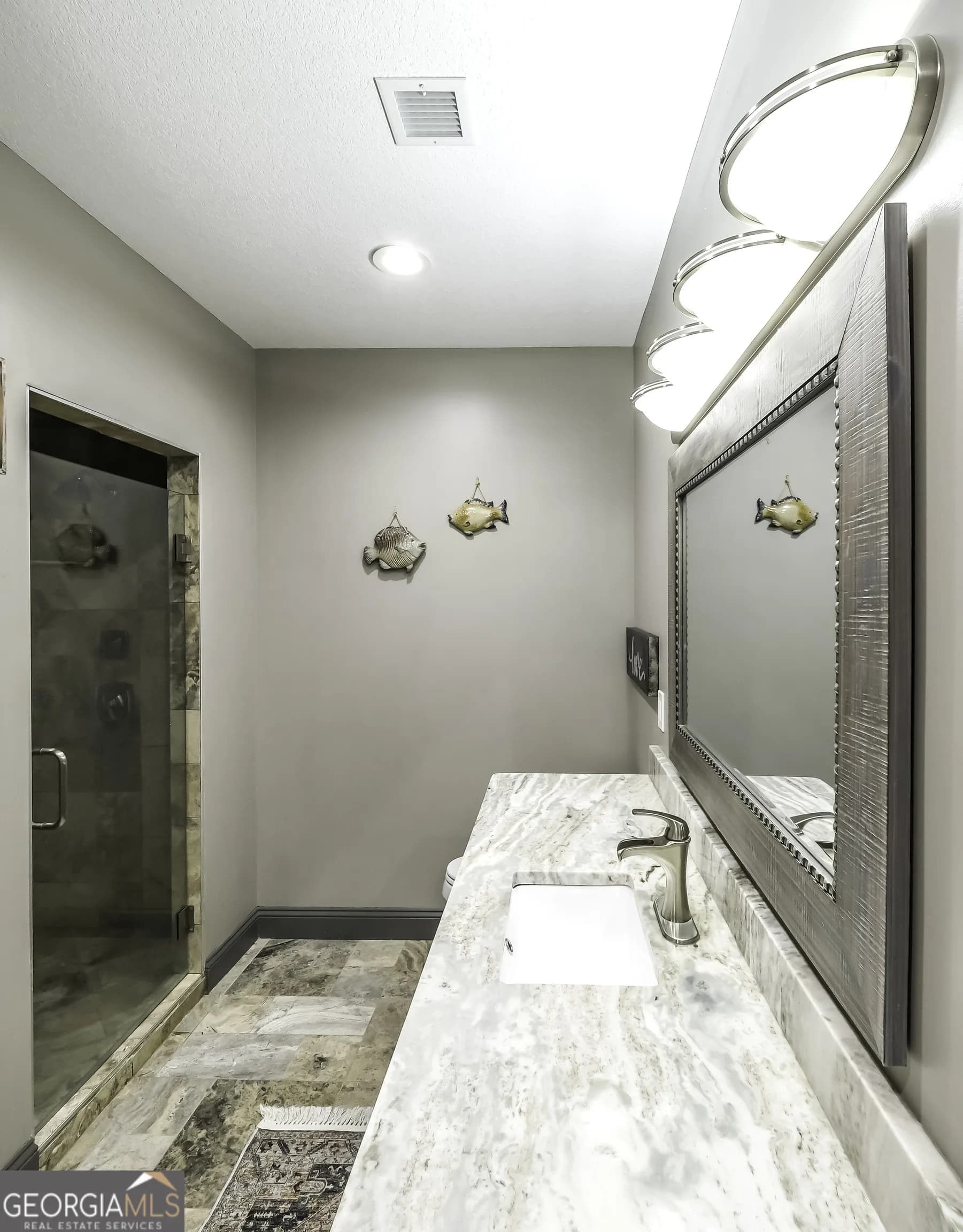 1600 Happy Hollow Rd — photo 3 of 48