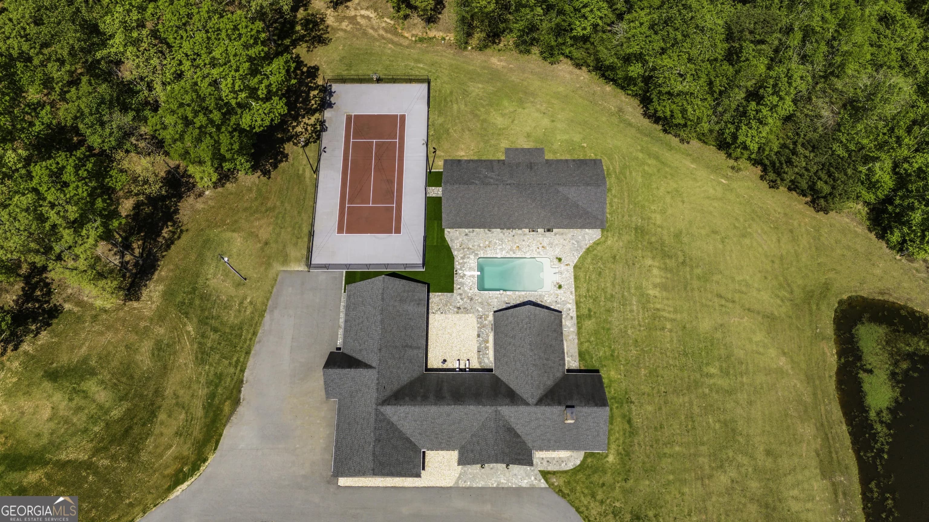 1600 Happy Hollow Rd — photo 13 of 48