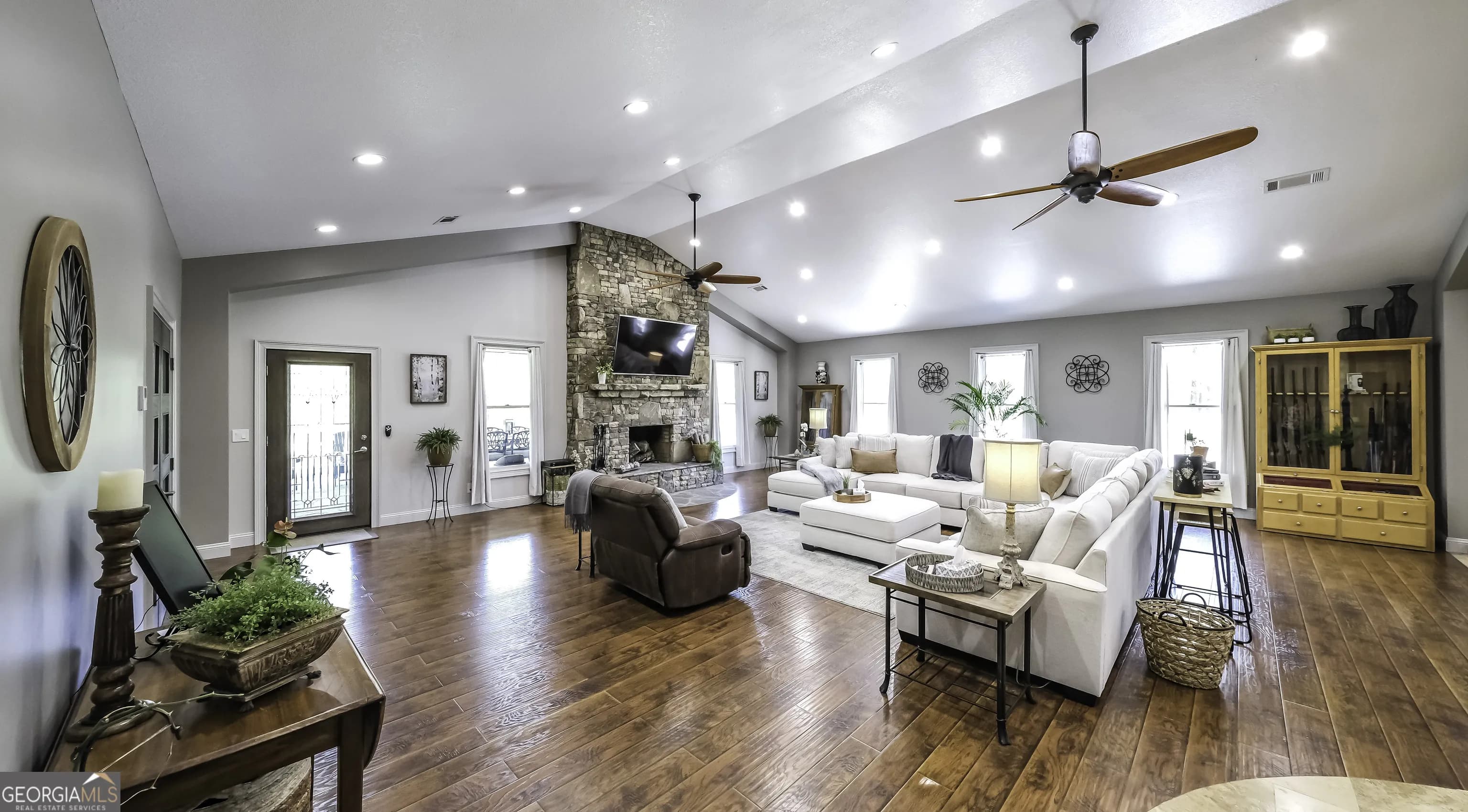 1600 Happy Hollow Rd — photo 25 of 48