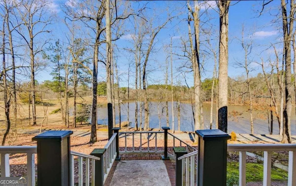 180 Sunrise Ln — photo 10 of 14