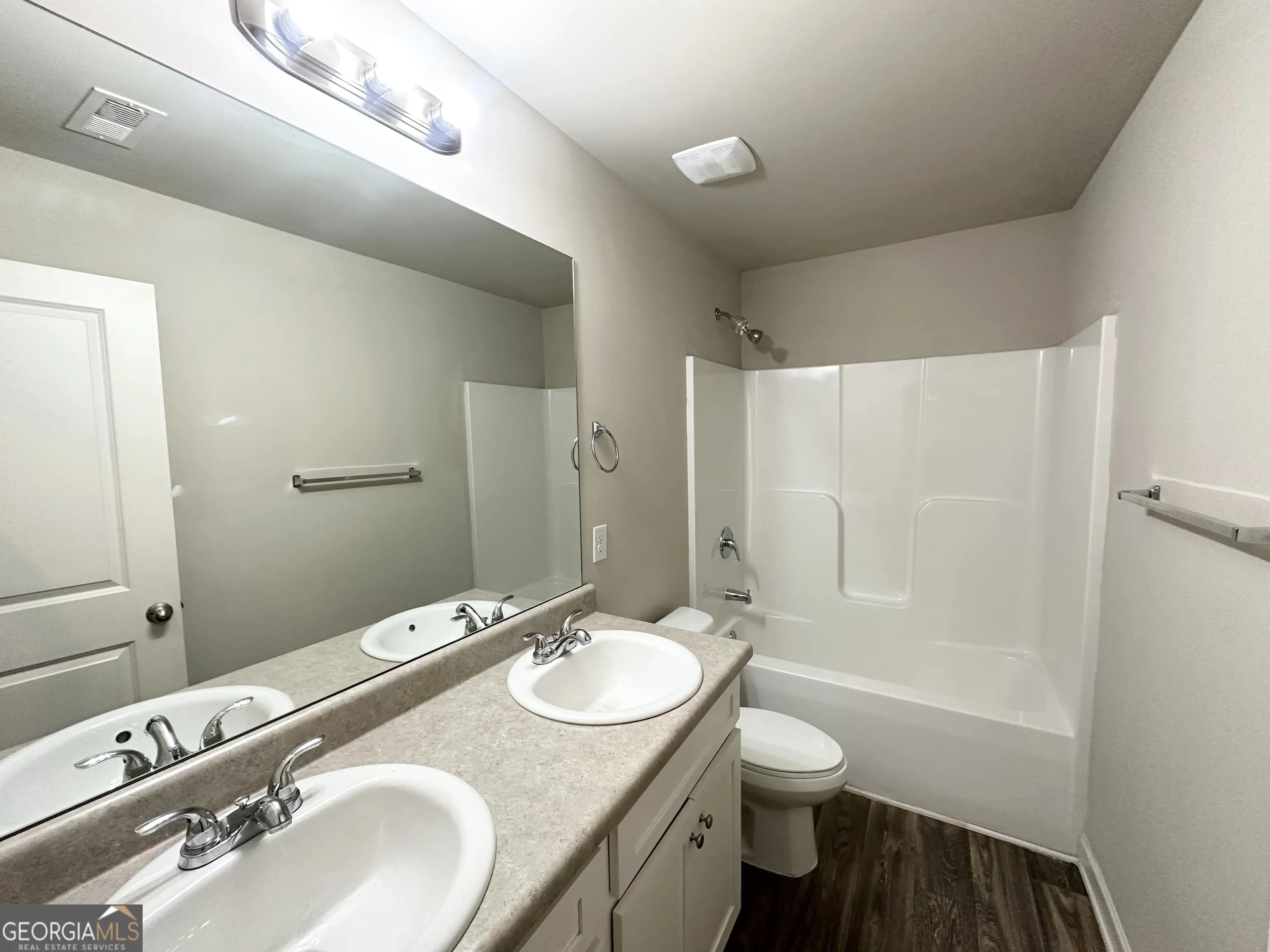 35 Donegal Ct — photo 5 of 17