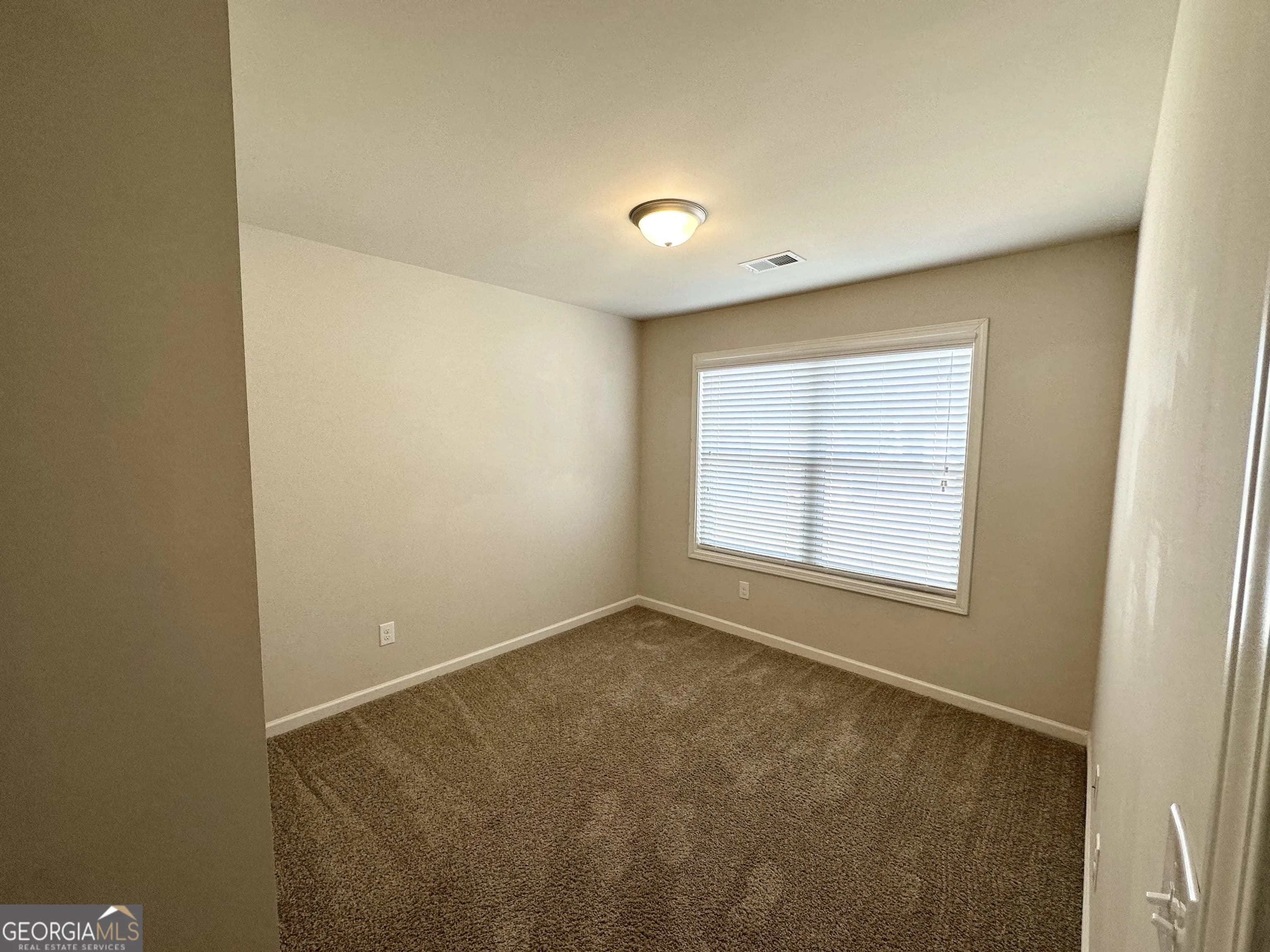 35 Donegal Ct — photo 4 of 17