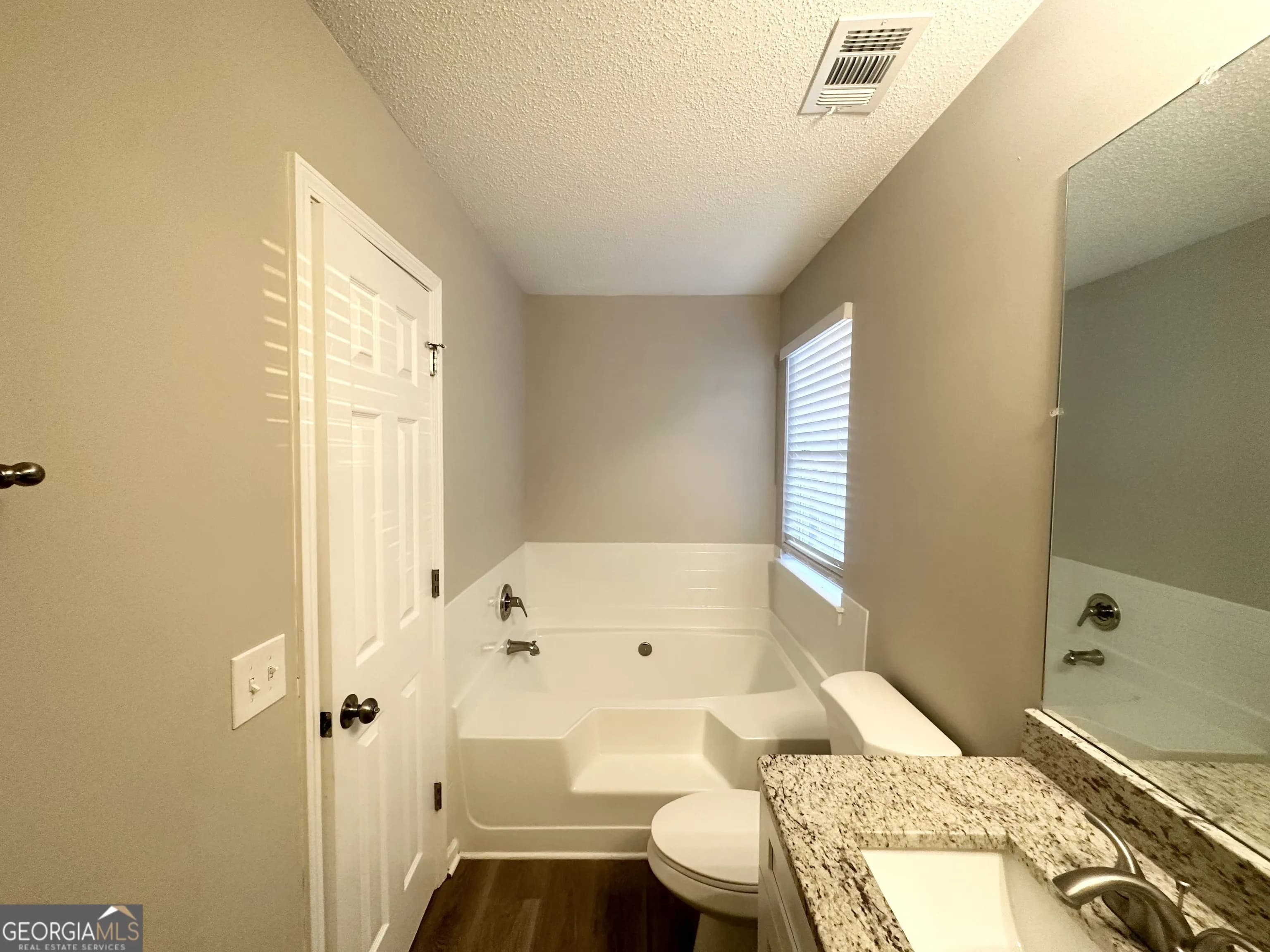 2940 Highland Hill Pkwy — photo 4 of 22