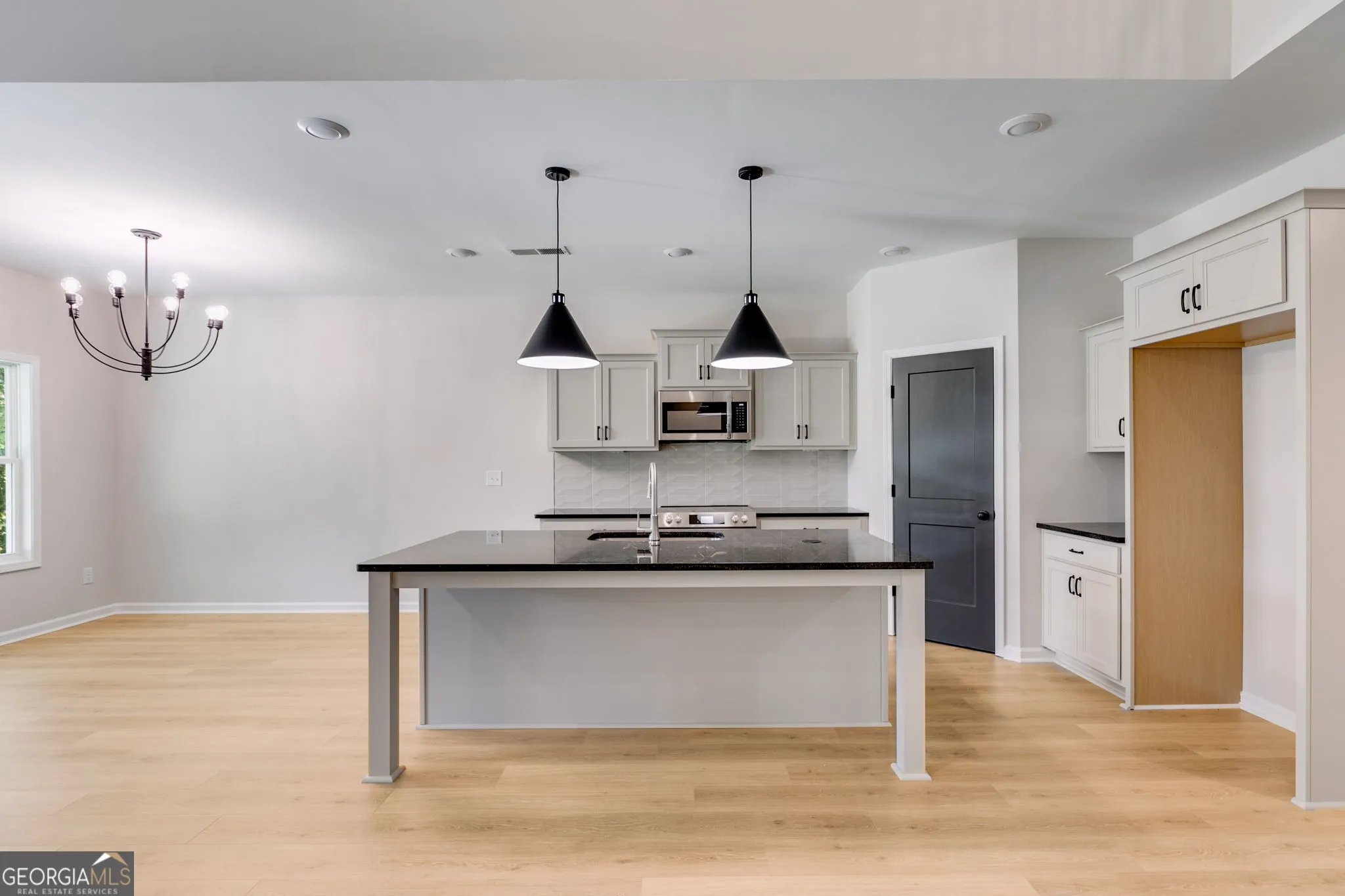 10 Avery Rd — photo 6 of 46