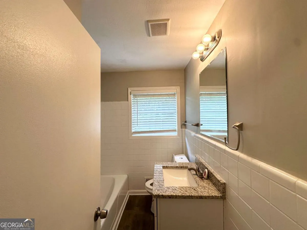 3948 Regent St — photo 7 of 19
