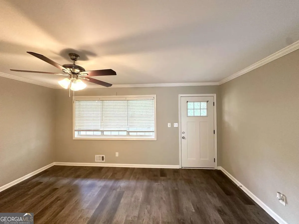 3948 Regent St — photo 17 of 19