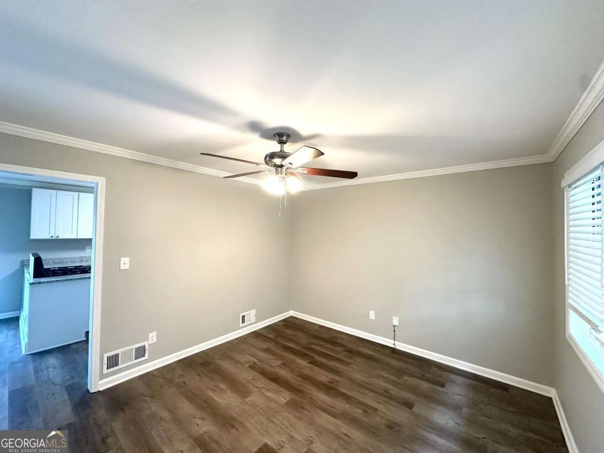 3948 Regent St — photo 16 of 19