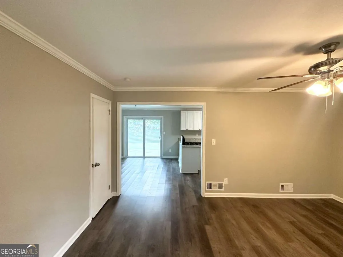 3948 Regent St — photo 14 of 19