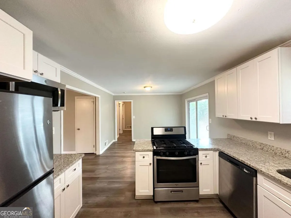 3948 Regent St — photo 13 of 19