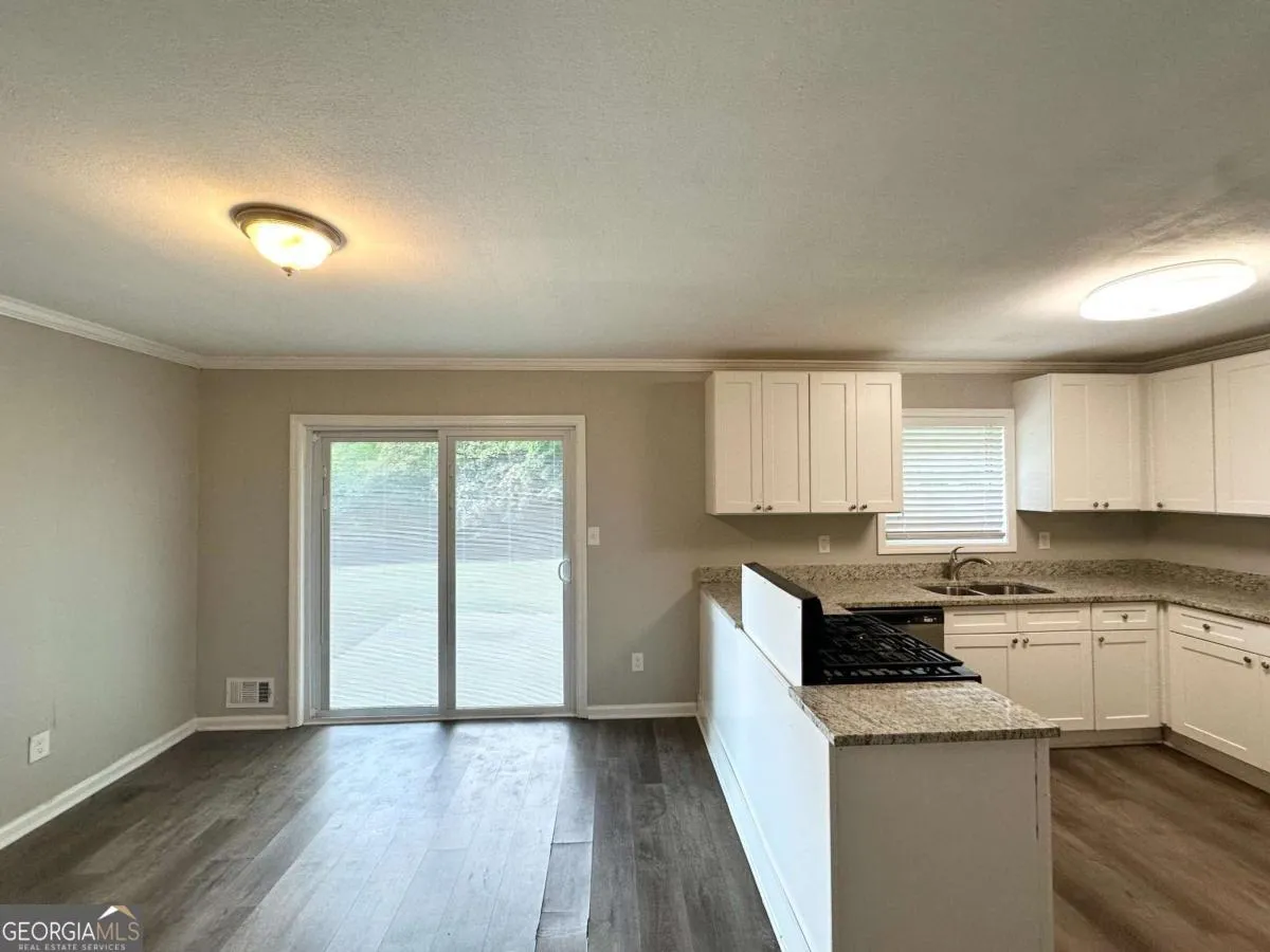 3948 Regent St — photo 12 of 19