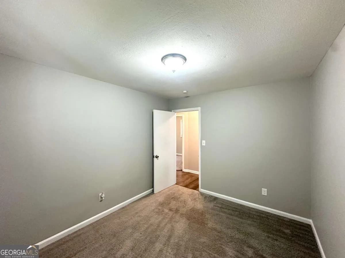 3948 Regent St — photo 5 of 19