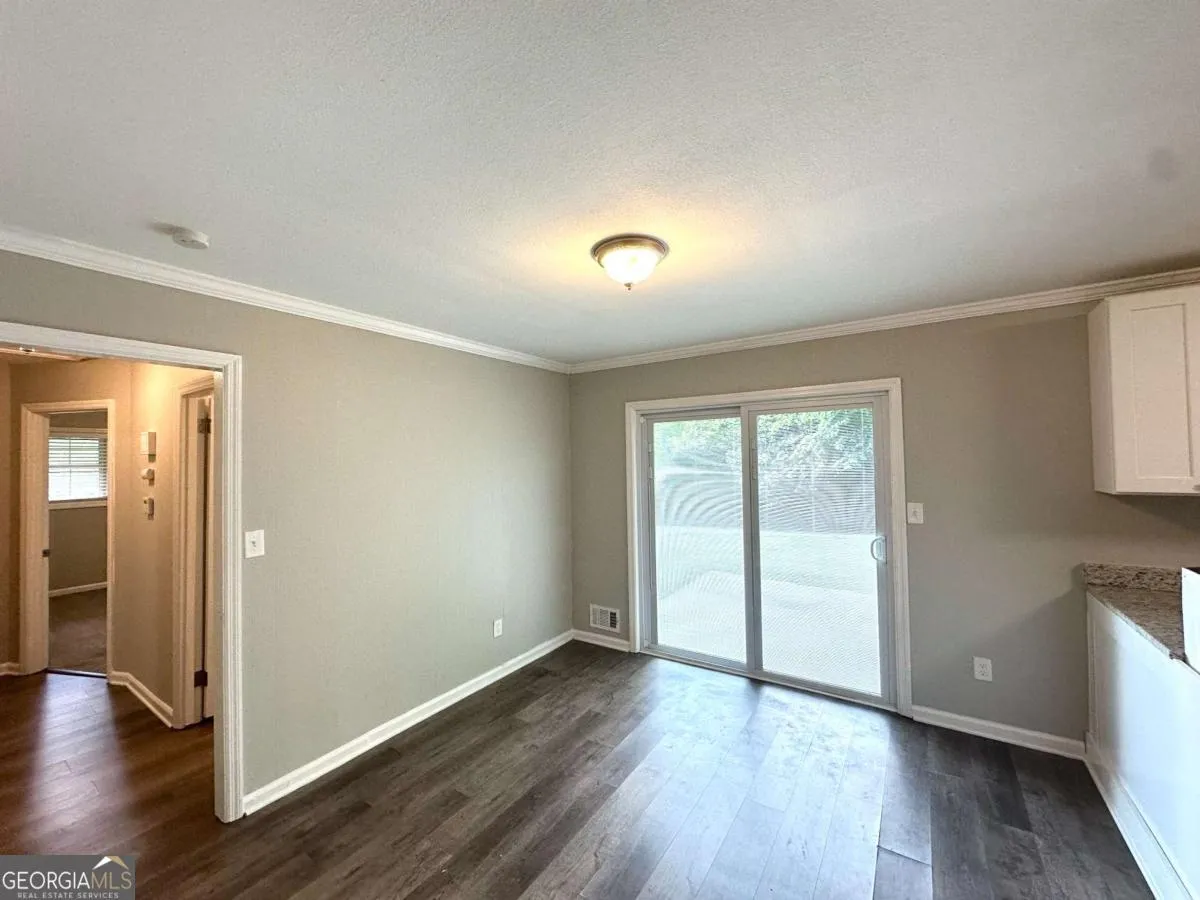 3948 Regent St — photo 15 of 19