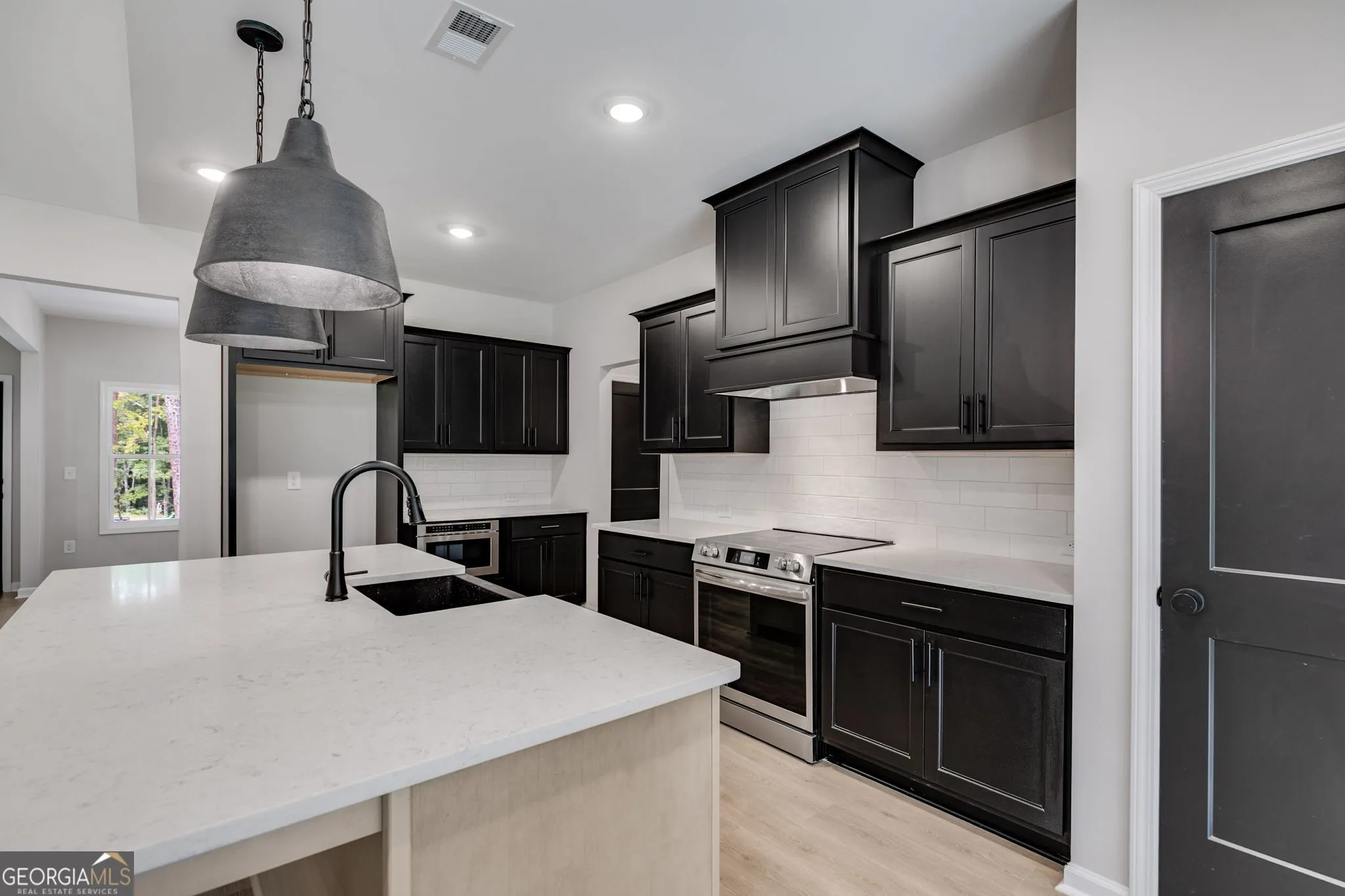 92 Liberty Station Dr — photo 11 of 51