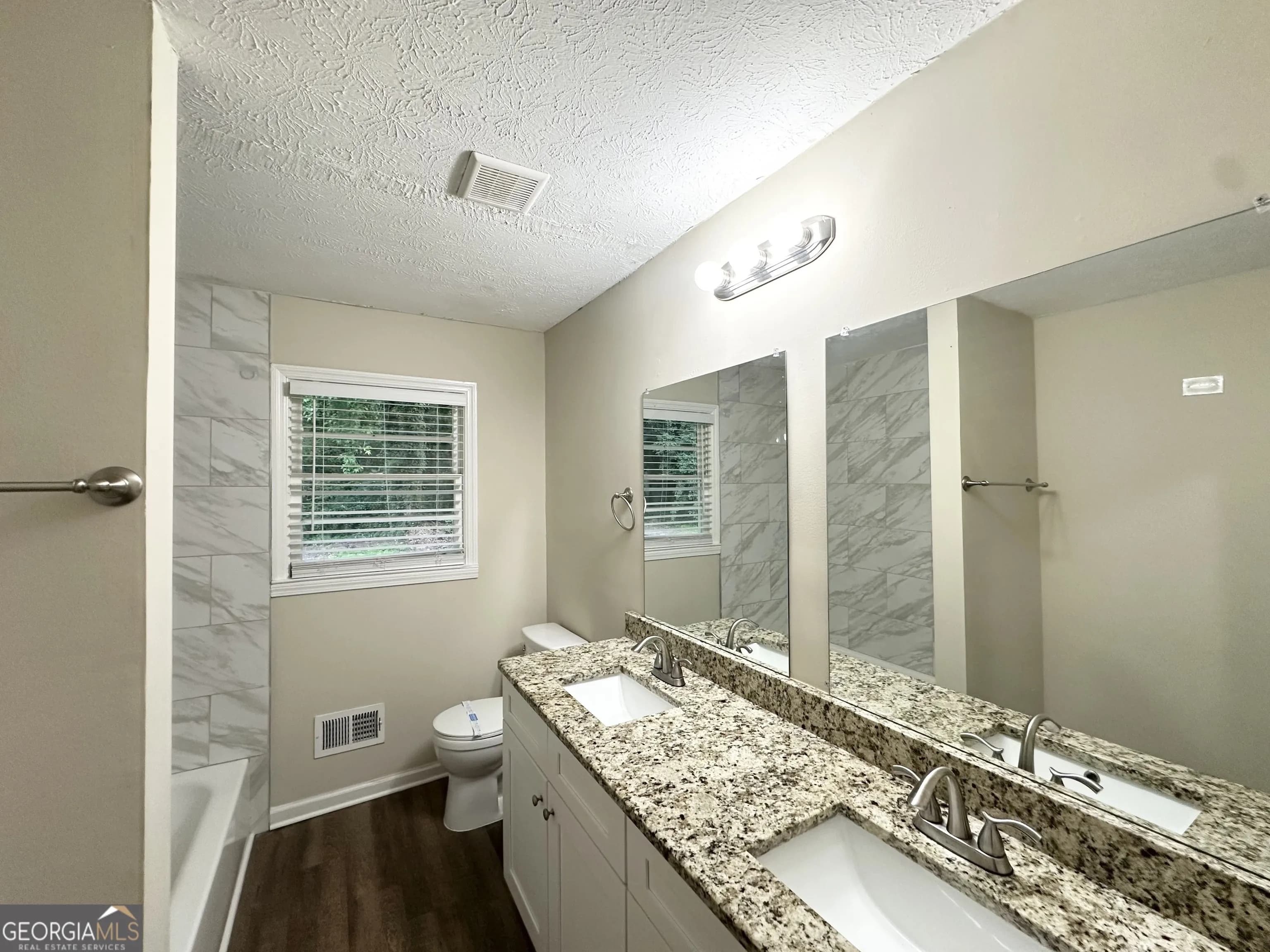 3403 Linda Dr — photo 6 of 10