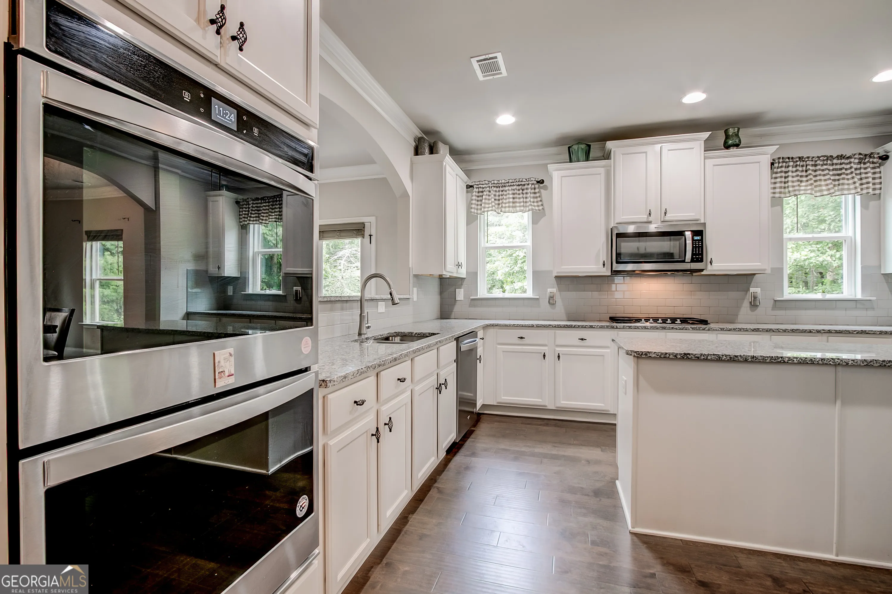 3675 Brookhollow Dr — photo 14 of 55