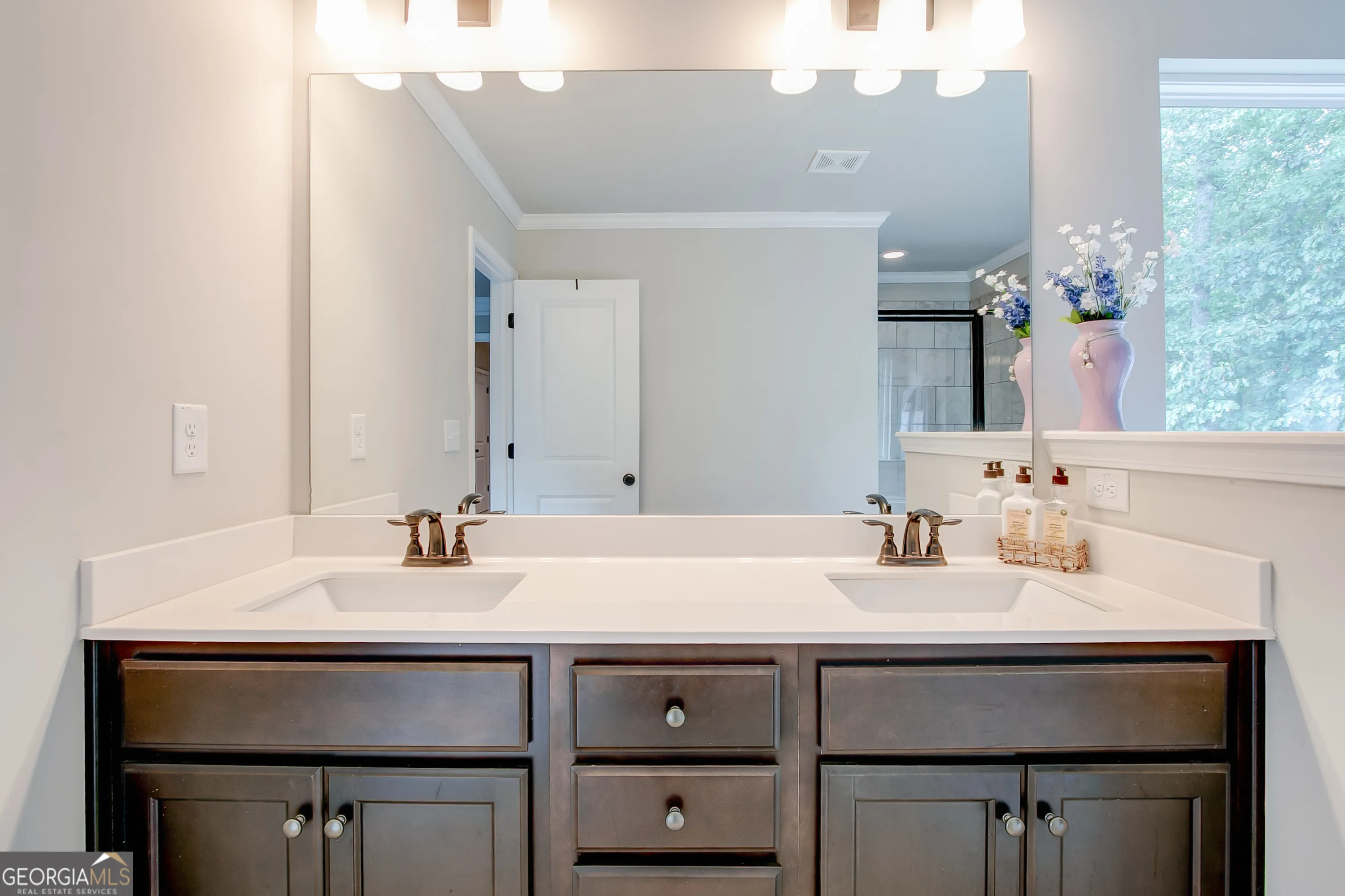3675 Brookhollow Dr — photo 39 of 55