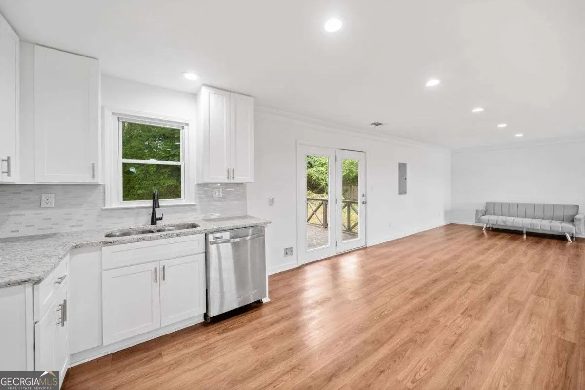 8535 Hiram Acworth Hwy — photo 6 of 33