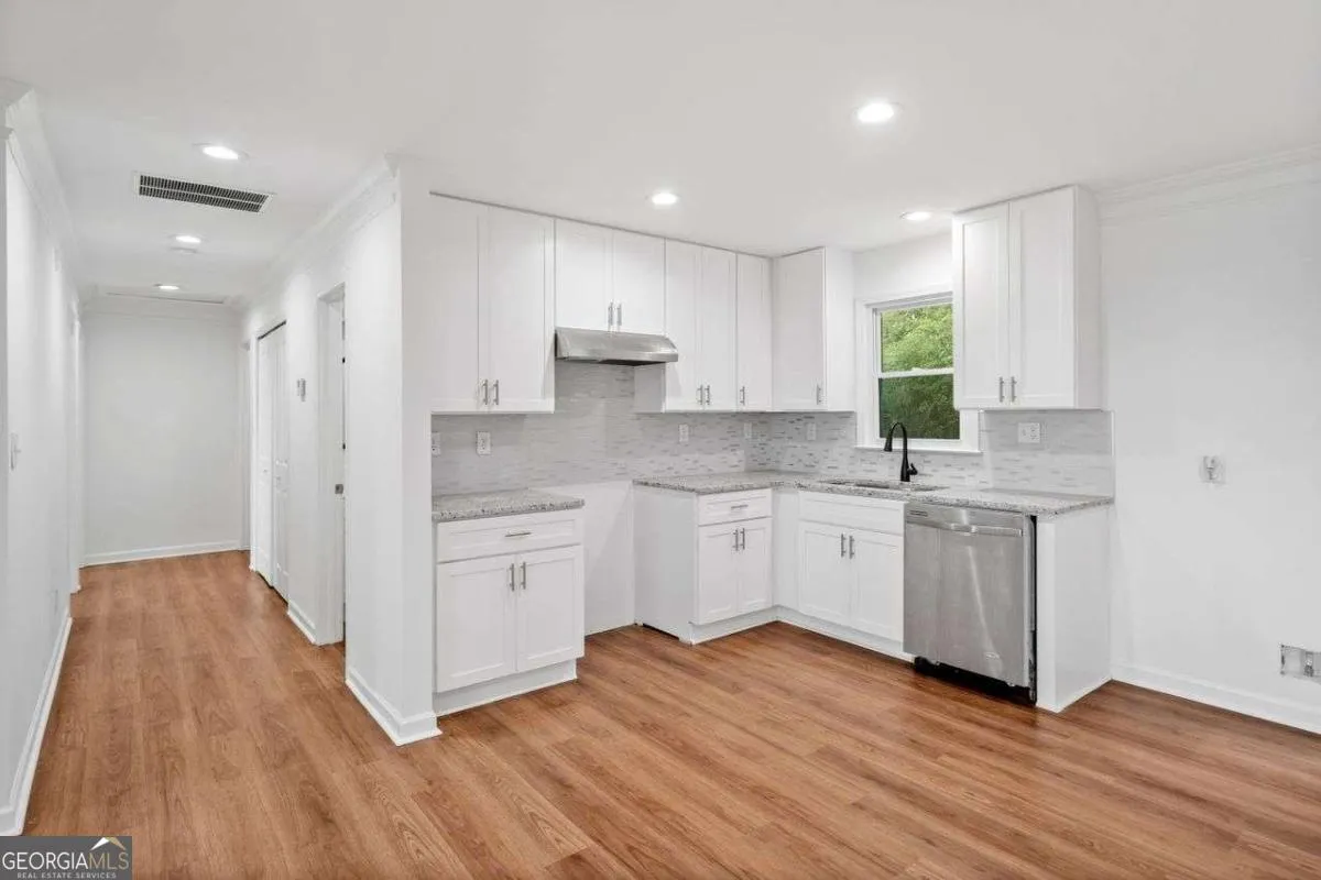 8535 Hiram Acworth Hwy — photo 3 of 33