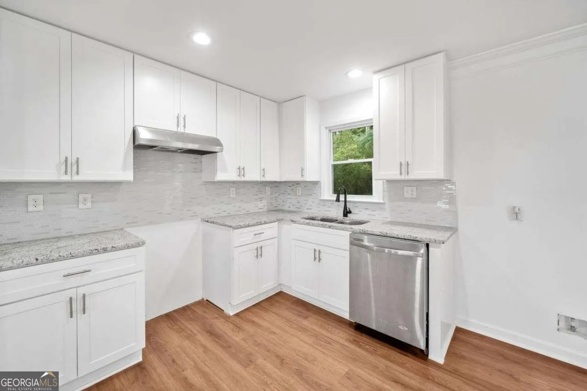 8535 Hiram Acworth Hwy — photo 4 of 33