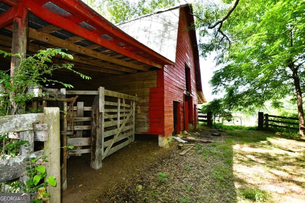 400 Kelley Rd — photo 6 of 52