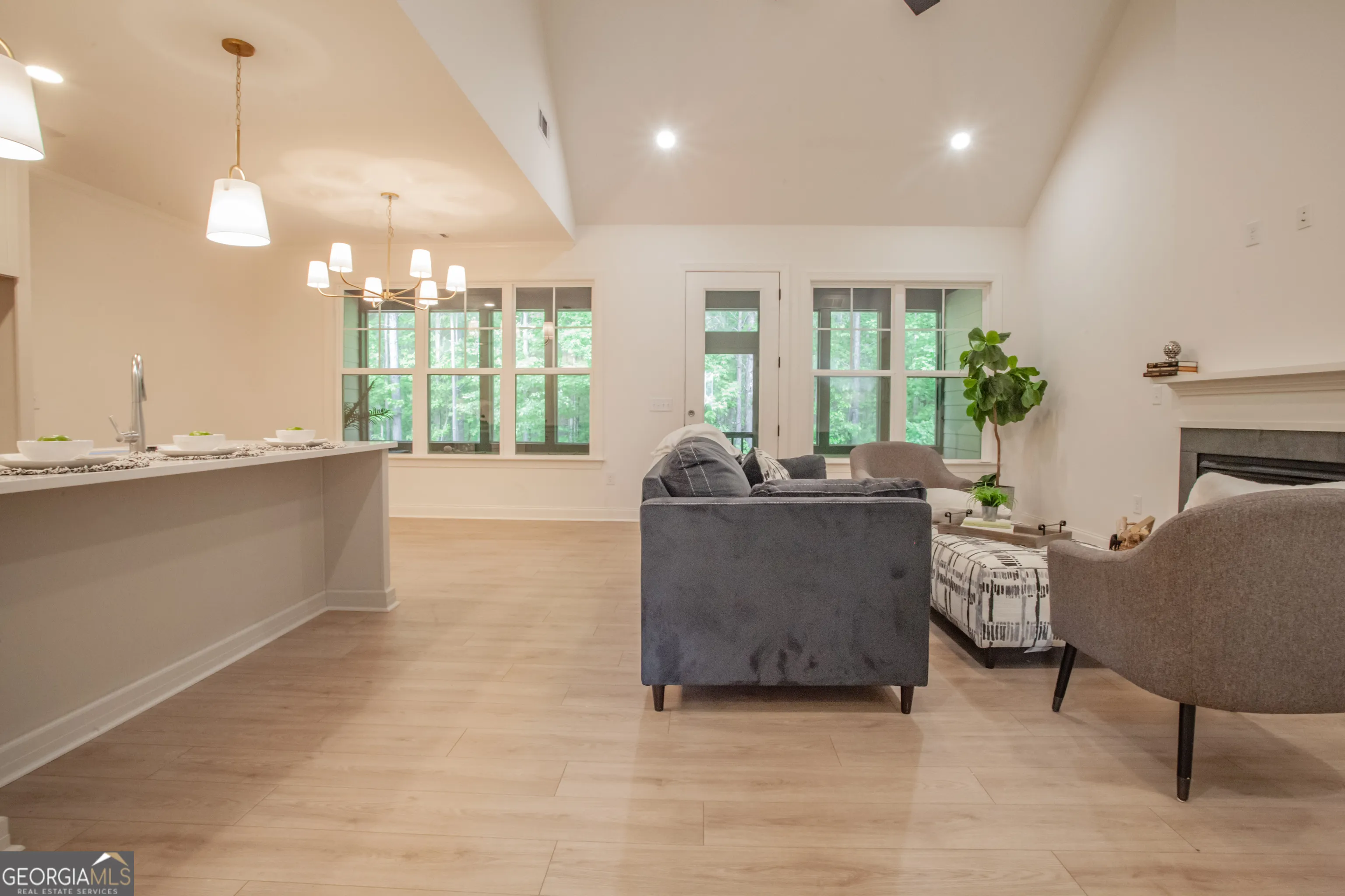334 Maple View Dr — photo 8 of 14