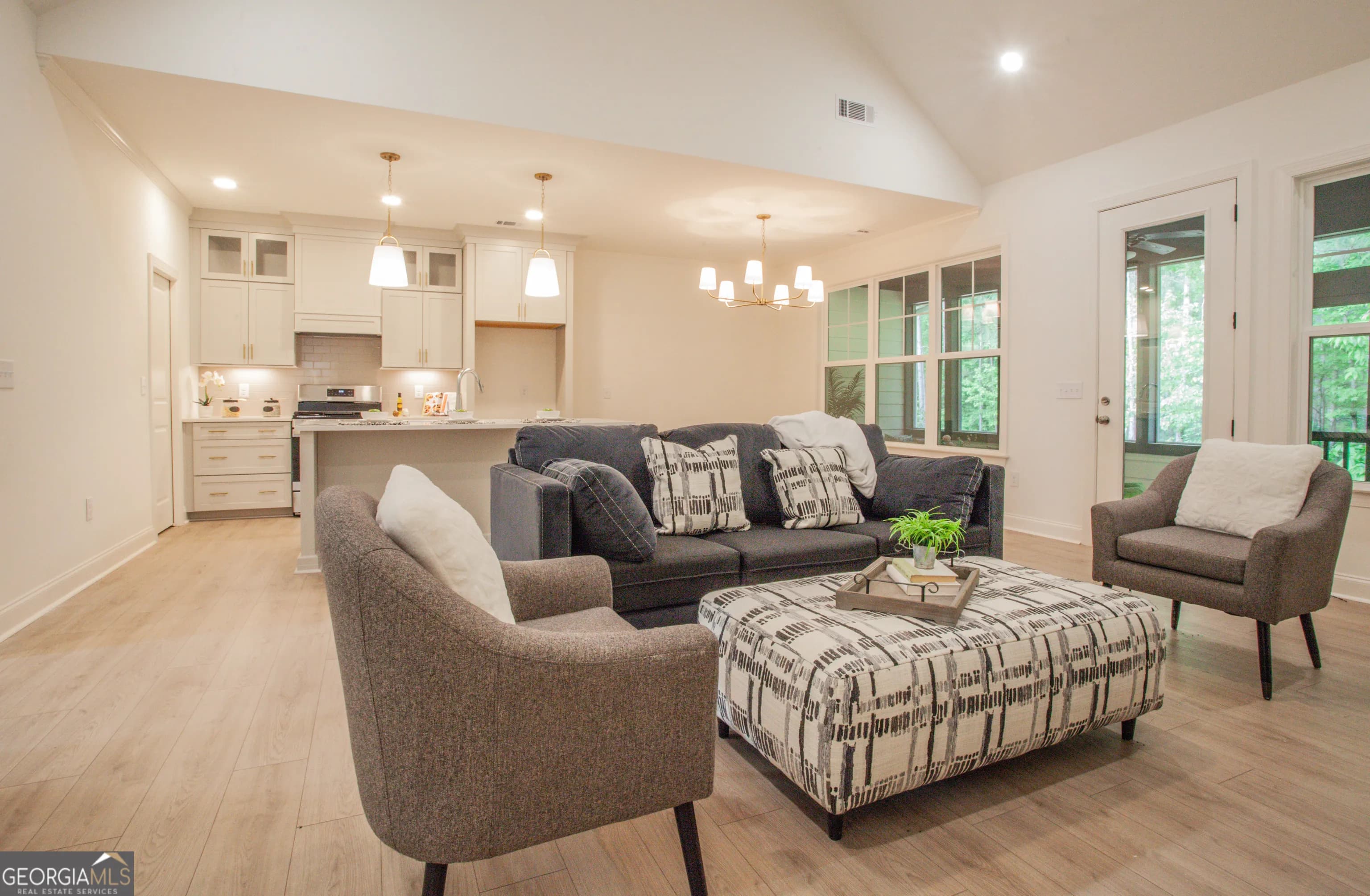 334 Maple View Dr — photo 10 of 14