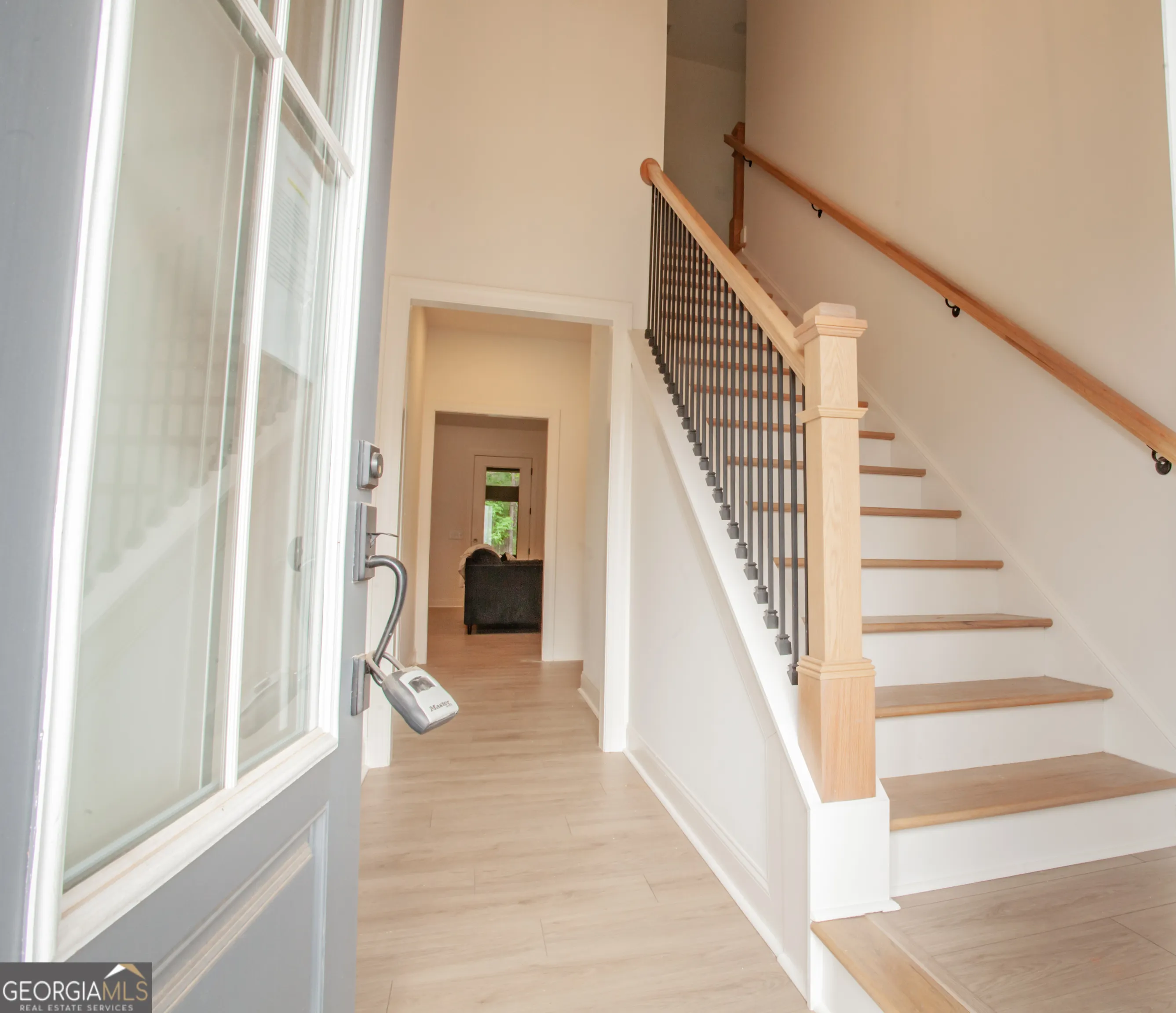 334 Maple View Dr — photo 2 of 14