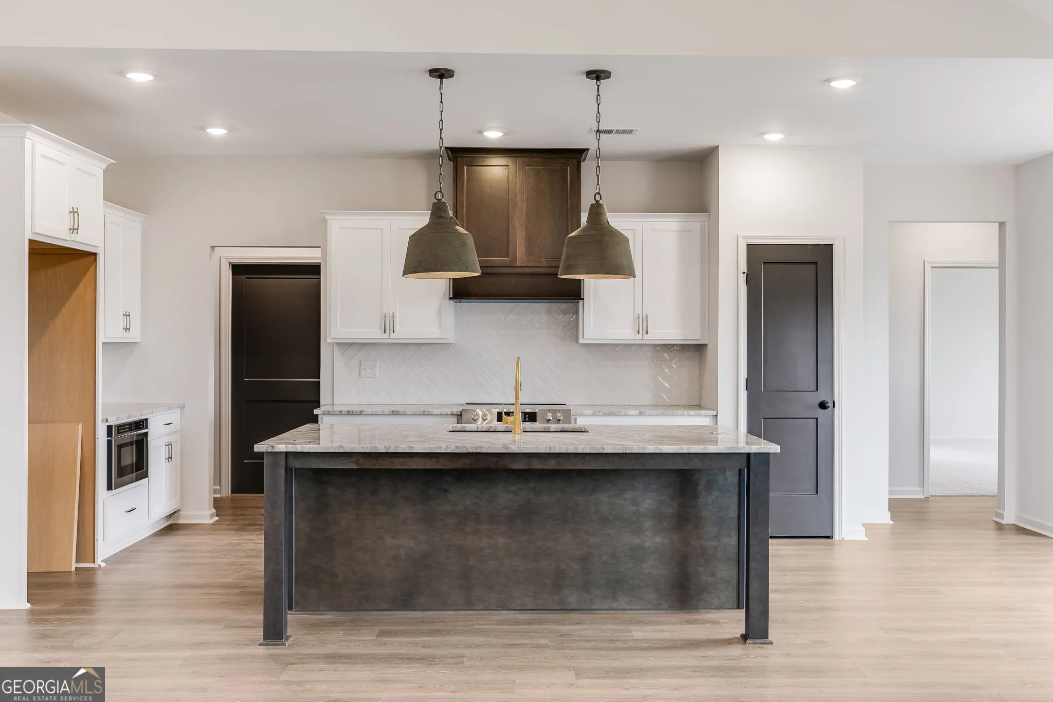 12 Stewart Rd — photo 4 of 48