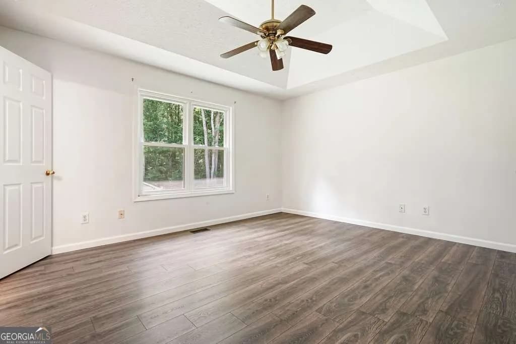 54 Crestwood Dr — photo 4 of 25