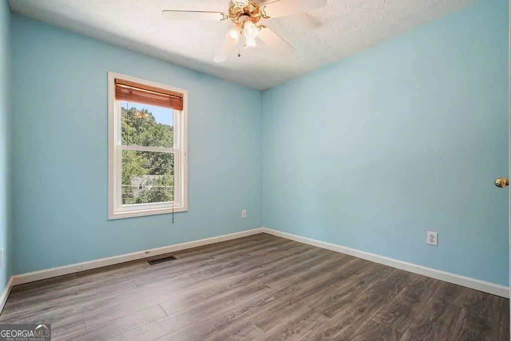 54 Crestwood Dr — photo 11 of 25