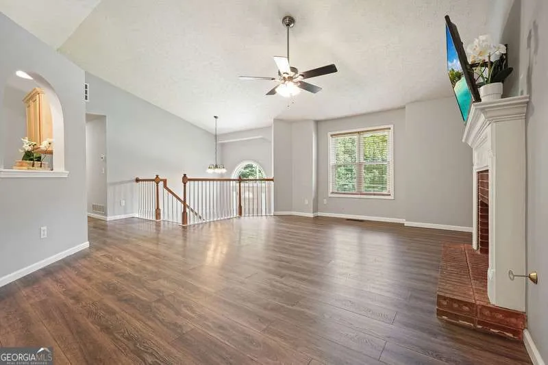 54 Crestwood Dr — photo 19 of 25