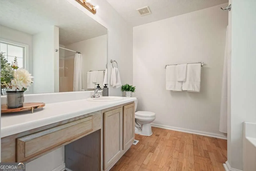 54 Crestwood Dr — photo 6 of 25