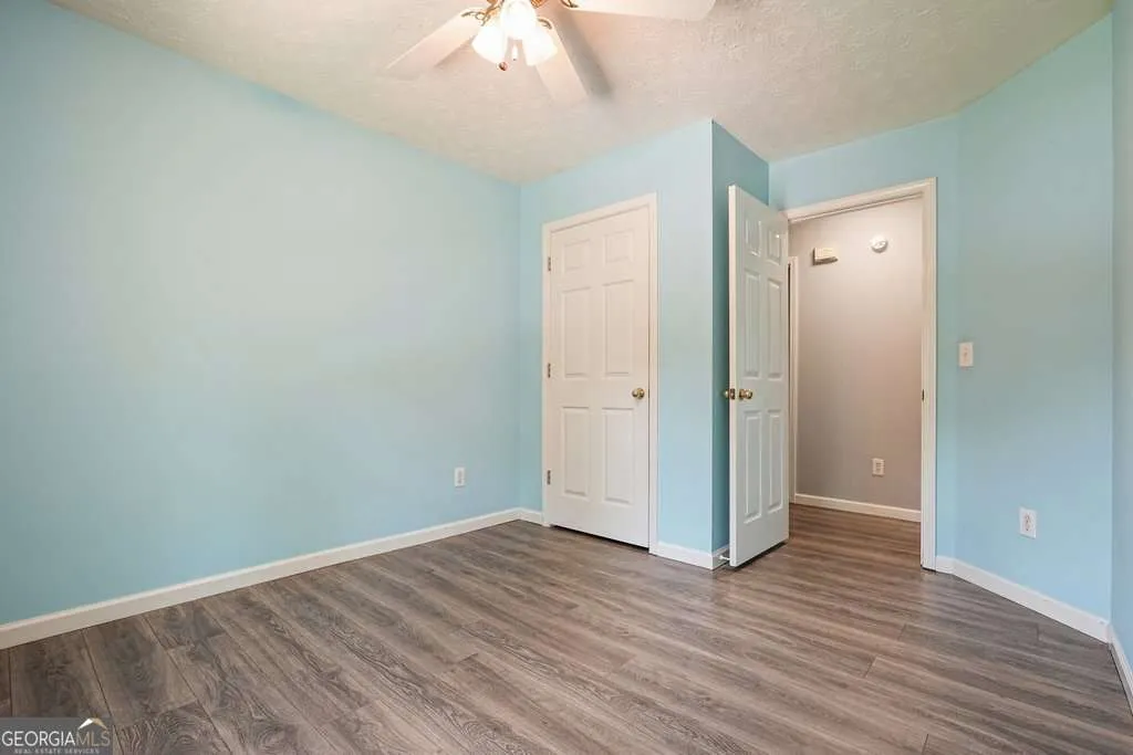 54 Crestwood Dr — photo 10 of 25