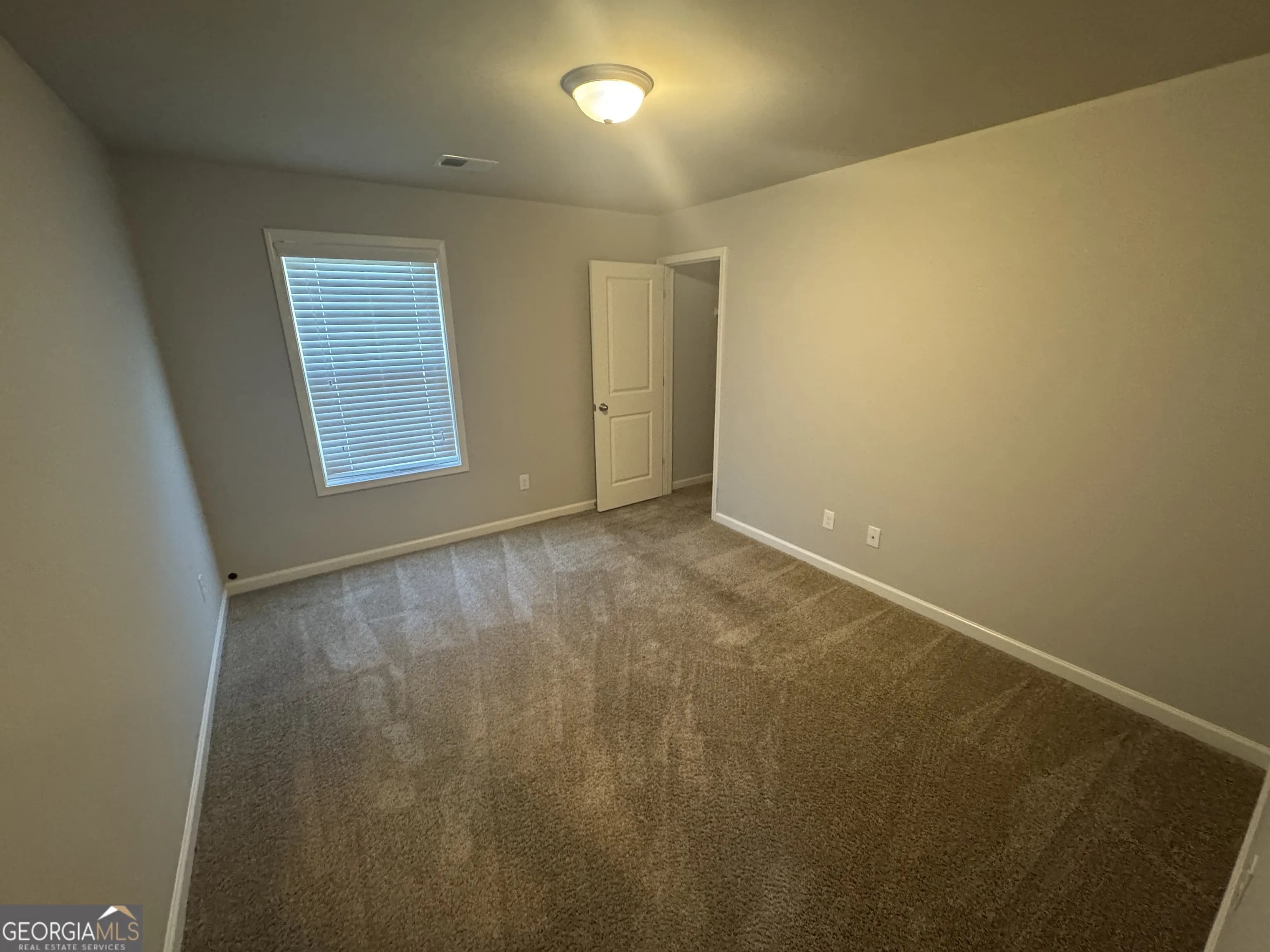 61 Donegal Way — photo 4 of 18