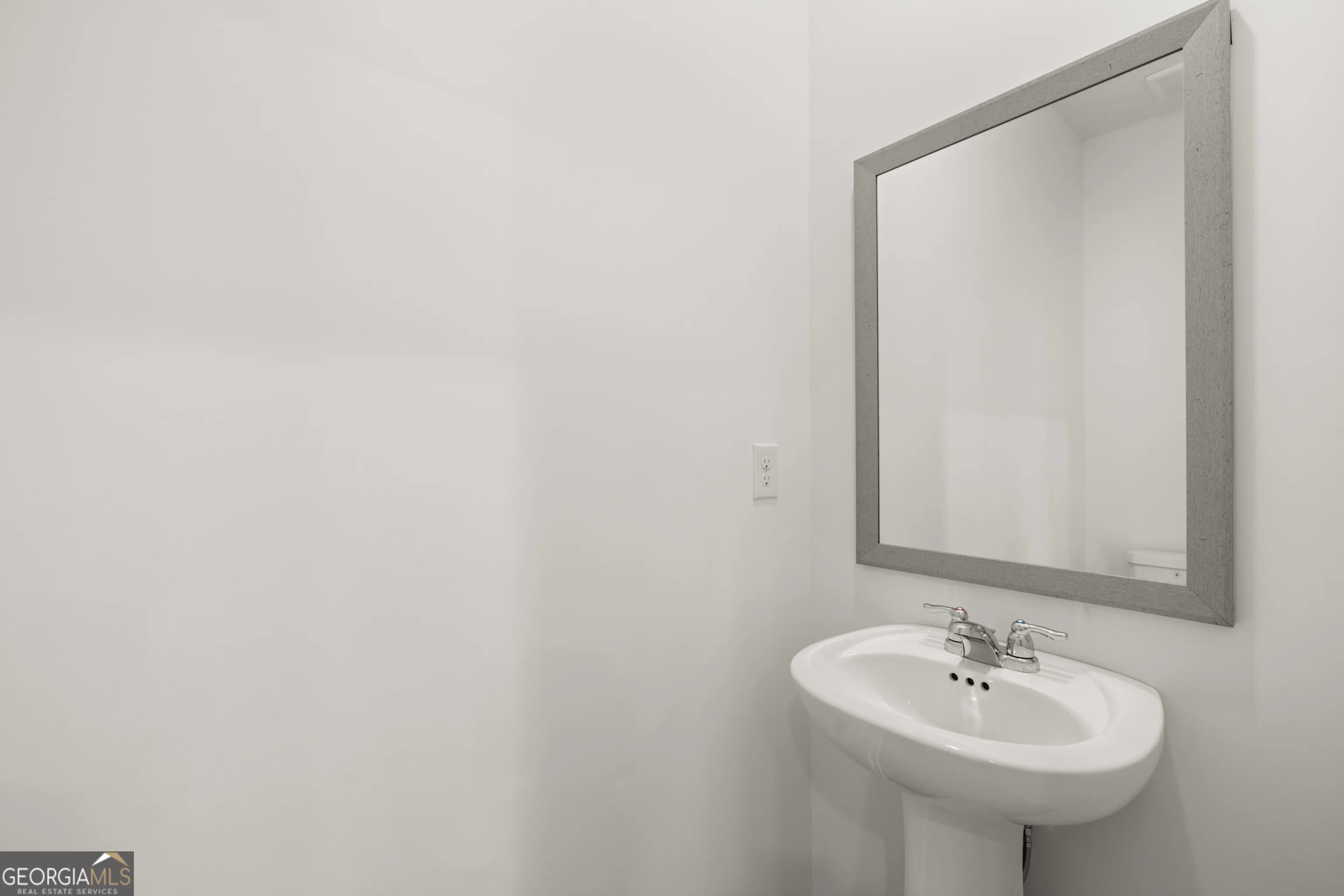 2286 Linden Pass — photo 9 of 35