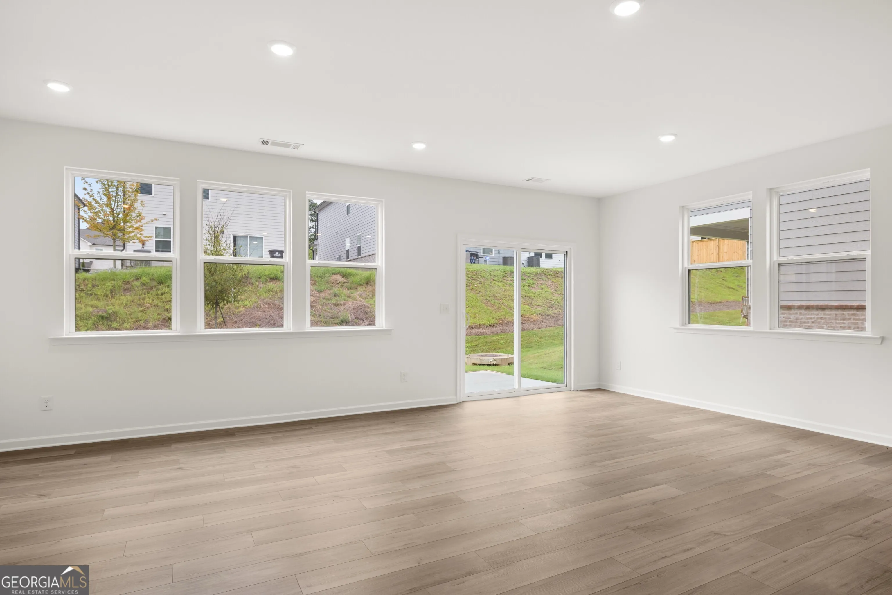2286 Linden Pass — photo 6 of 35