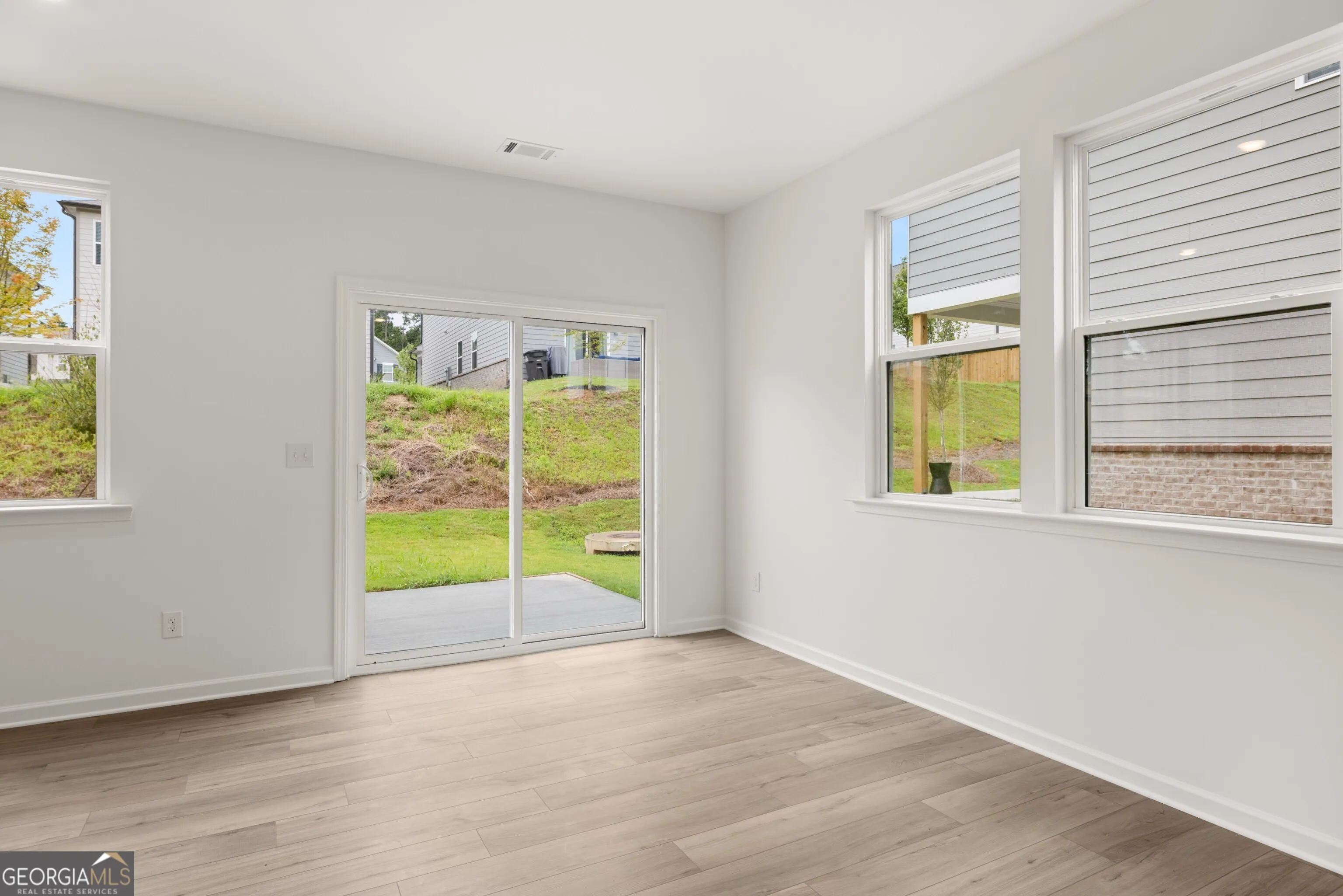 2286 Linden Pass — photo 5 of 35