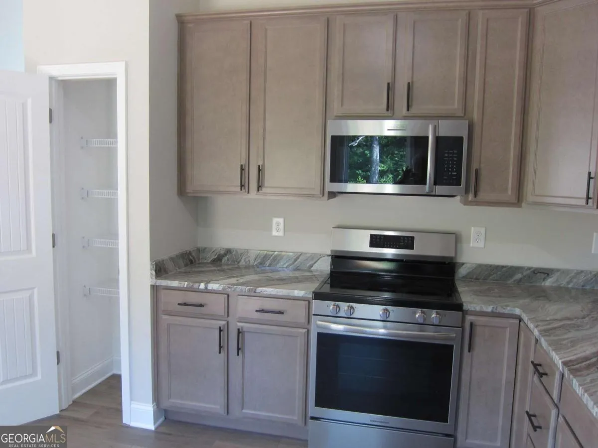 184 Gamel Rd — photo 3 of 34
