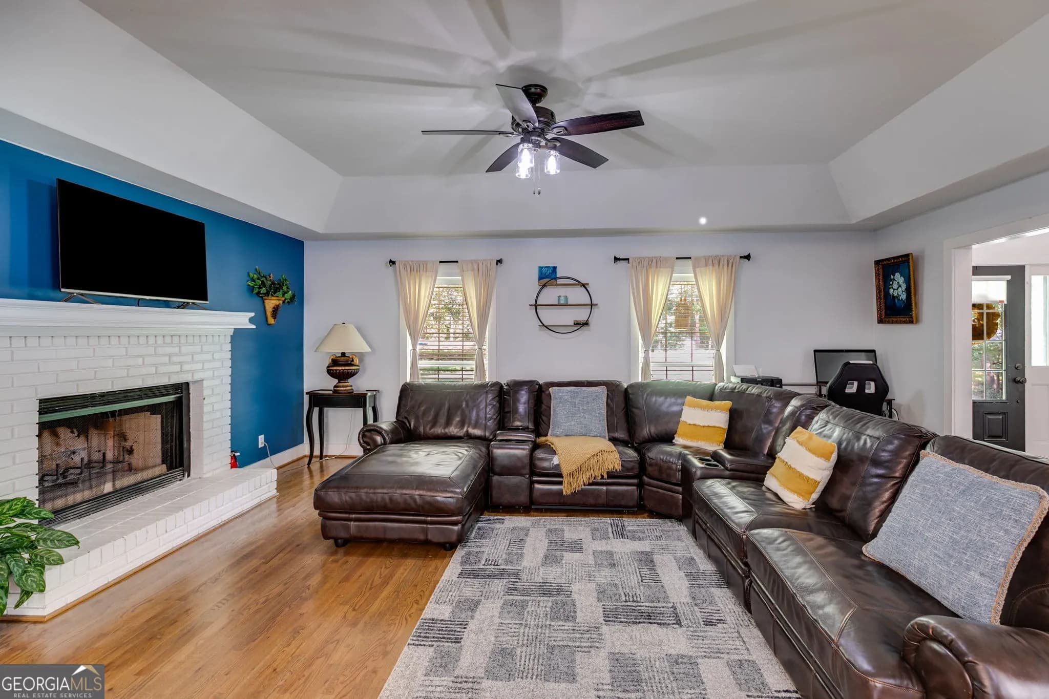 6240 River Ridge Dr — photo 3 of 45