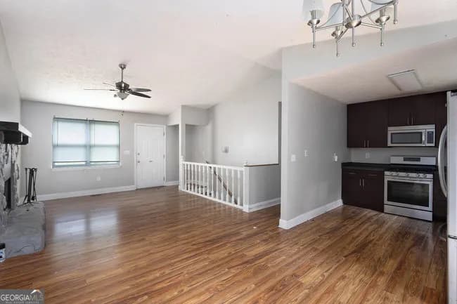 8955 Ochil Ln — photo 3 of 31