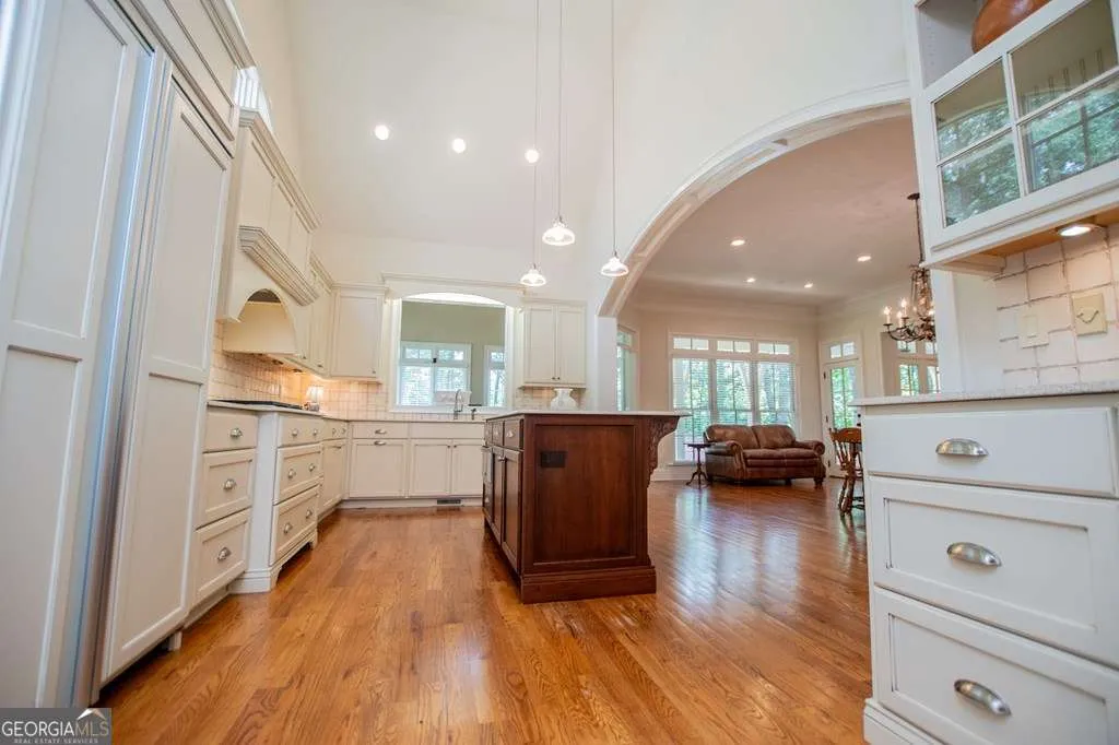 124 Greystone Dr — photo 16 of 58