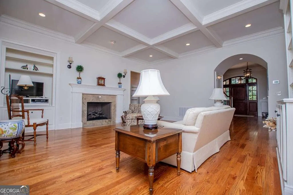 124 Greystone Dr — photo 9 of 58