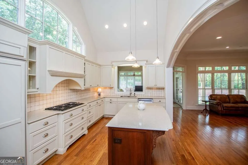 124 Greystone Dr — photo 18 of 58